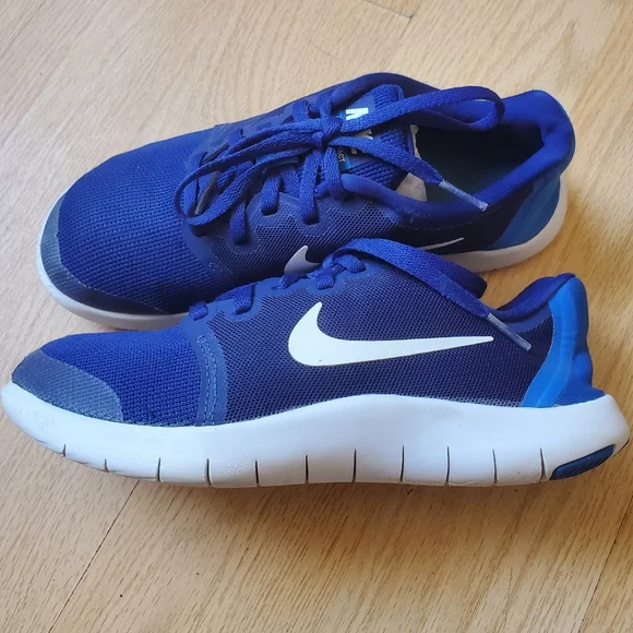 COPY - Nike Flex Contact Boy's Size 4Y. - Picture 5 of 9